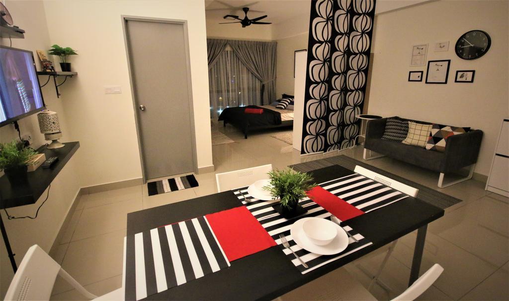 Hyve Soho Suites Cyberjaya Exterior photo